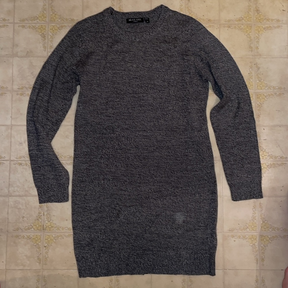 Gray knit dress
Knee Length
Long sleeve